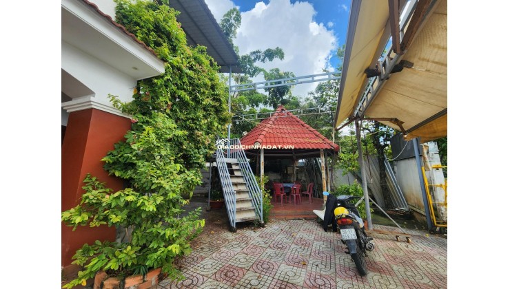 BÁN  NHÀ HÀNG TIỆC CƯỚI MT ĐƯỜNG BÀ NHỰT, TT BÌNH ĐẠI, BẾN TRE